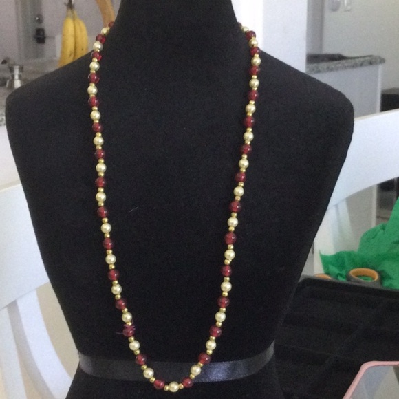 Elegant Gold and Red Beaded Necklace - Picture 1 of 4